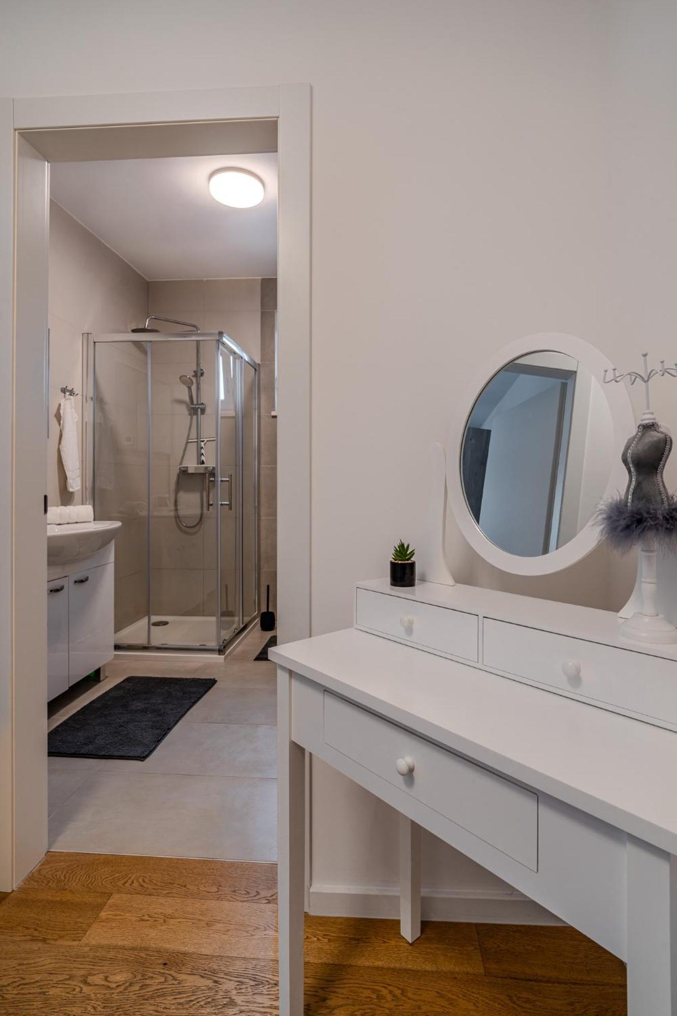 Korina Apartment - Free Private Parking Zadar Eksteriør bilde